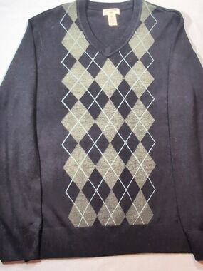 Men's V-Neck Argyle Sweater - Black and Olive